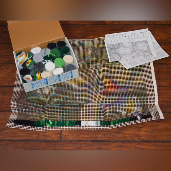 J&P Coats Magnolias Latch Hook Rug Wall Hanging Kit Flower Craft Vintage READ - Picture 1 of 5